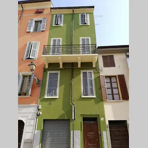 https://luminoso-appartamento-in-centro-storico.emilia-romagnahotels.net